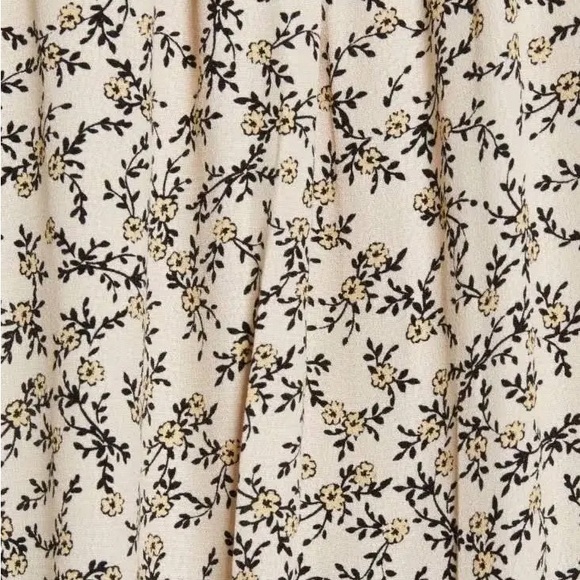 Cupcakes and Cashmere-Cream Floral Blouse NEW, SMALL - Picture 3 of 7